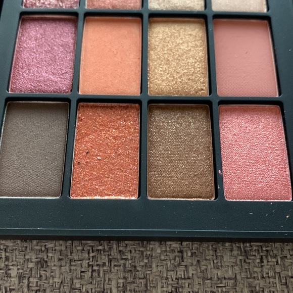 Nars Summer Unrated Eyeshadow Palette - Picture 2 of 11